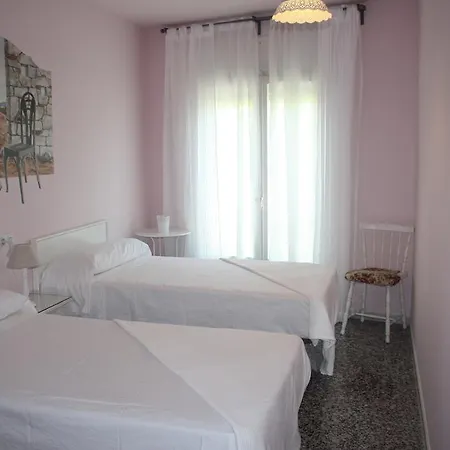 Hostal Isabel II Figueres  Room photo