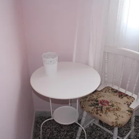 Hostal Isabel II Figueres  Room photo